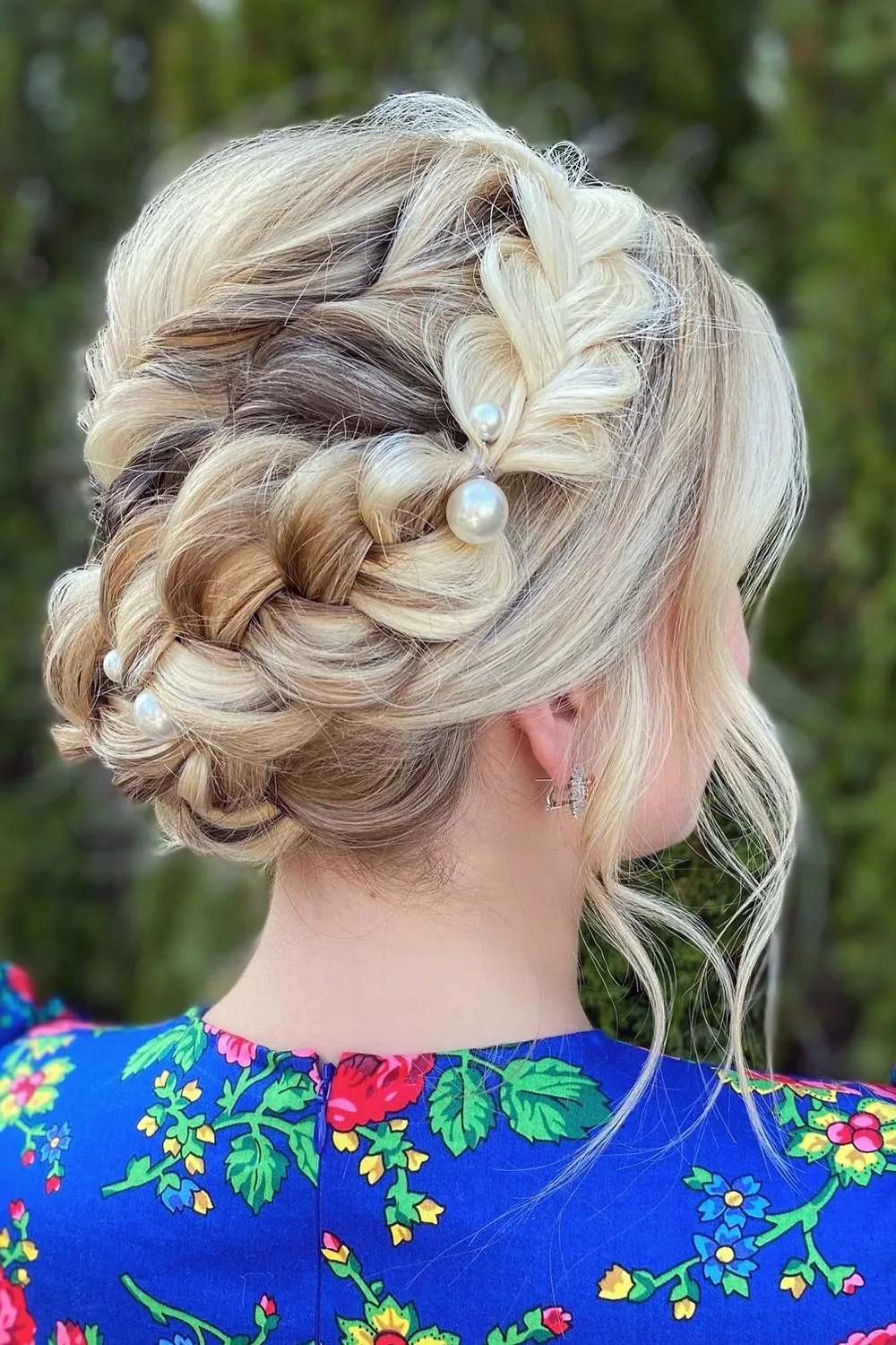 recogido trenzas perlas