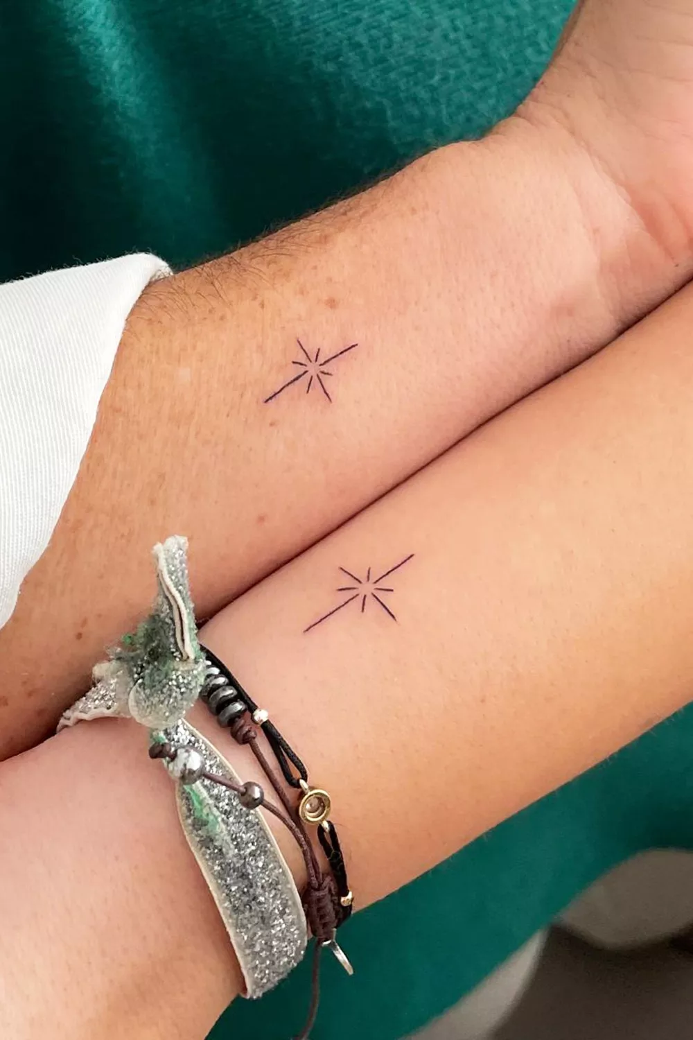 tatuajes minimalistas madre e hija