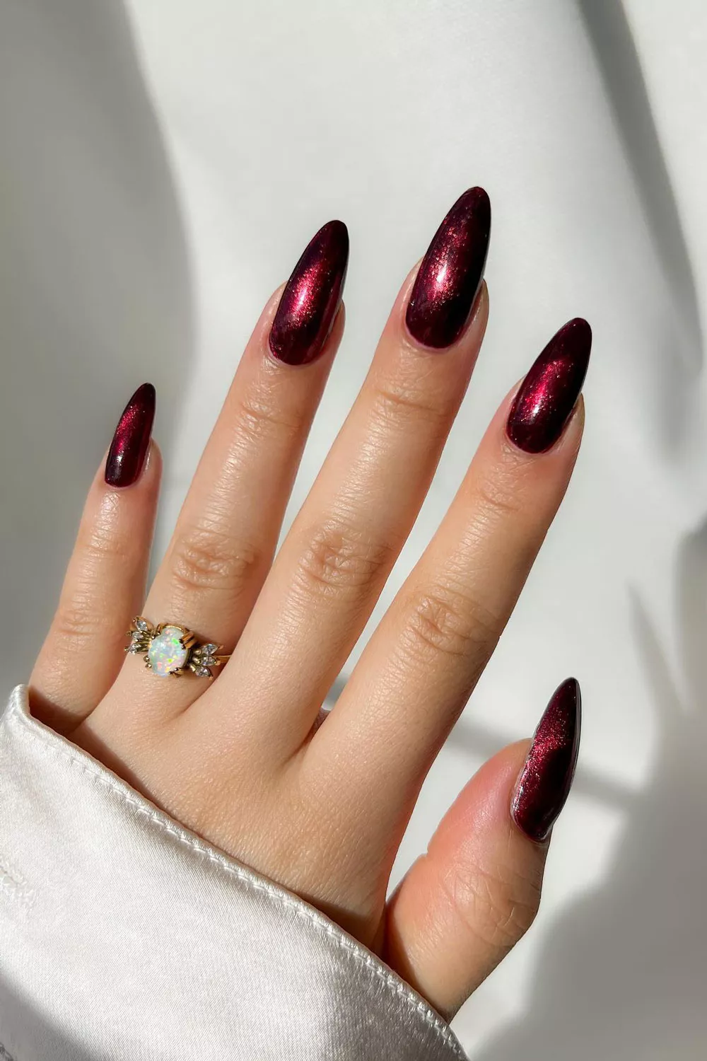 u&ntilde;as metalicas
