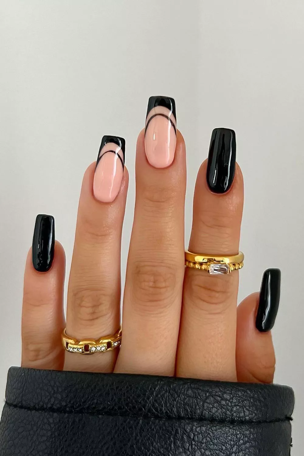 u&ntilde;as negras