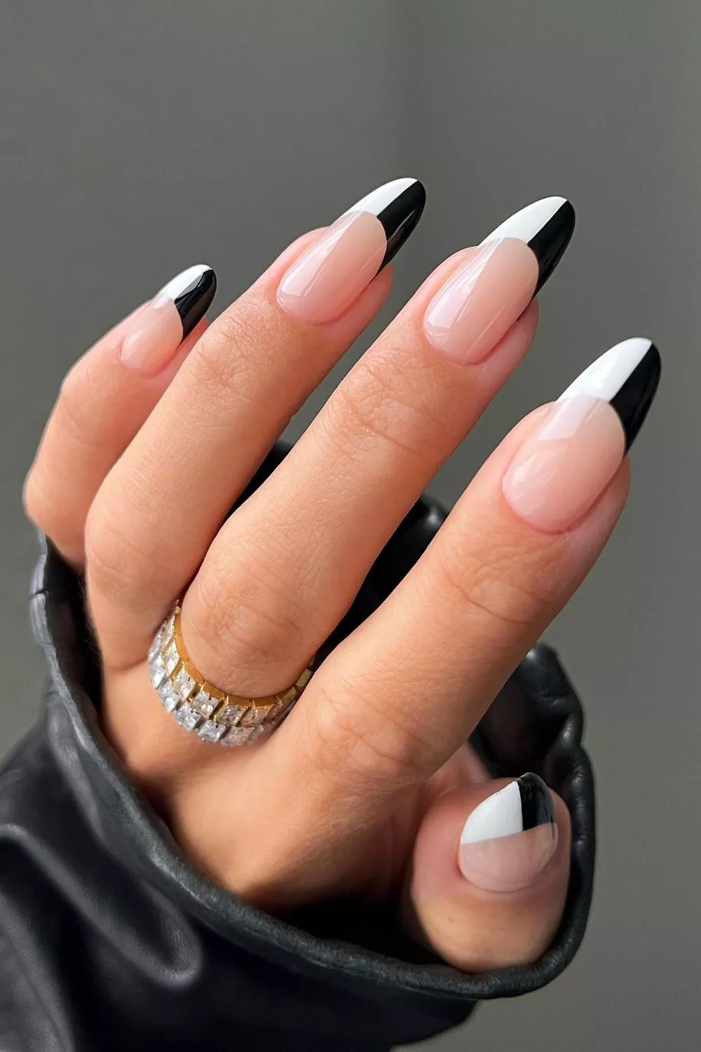 u&ntilde;as negras y blancas