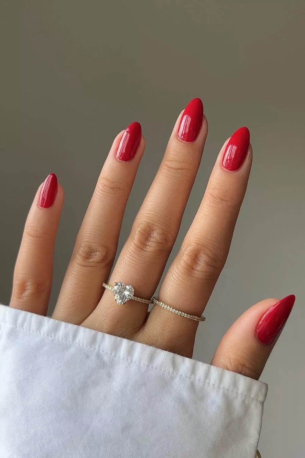 u&ntilde;as rojas elegantes