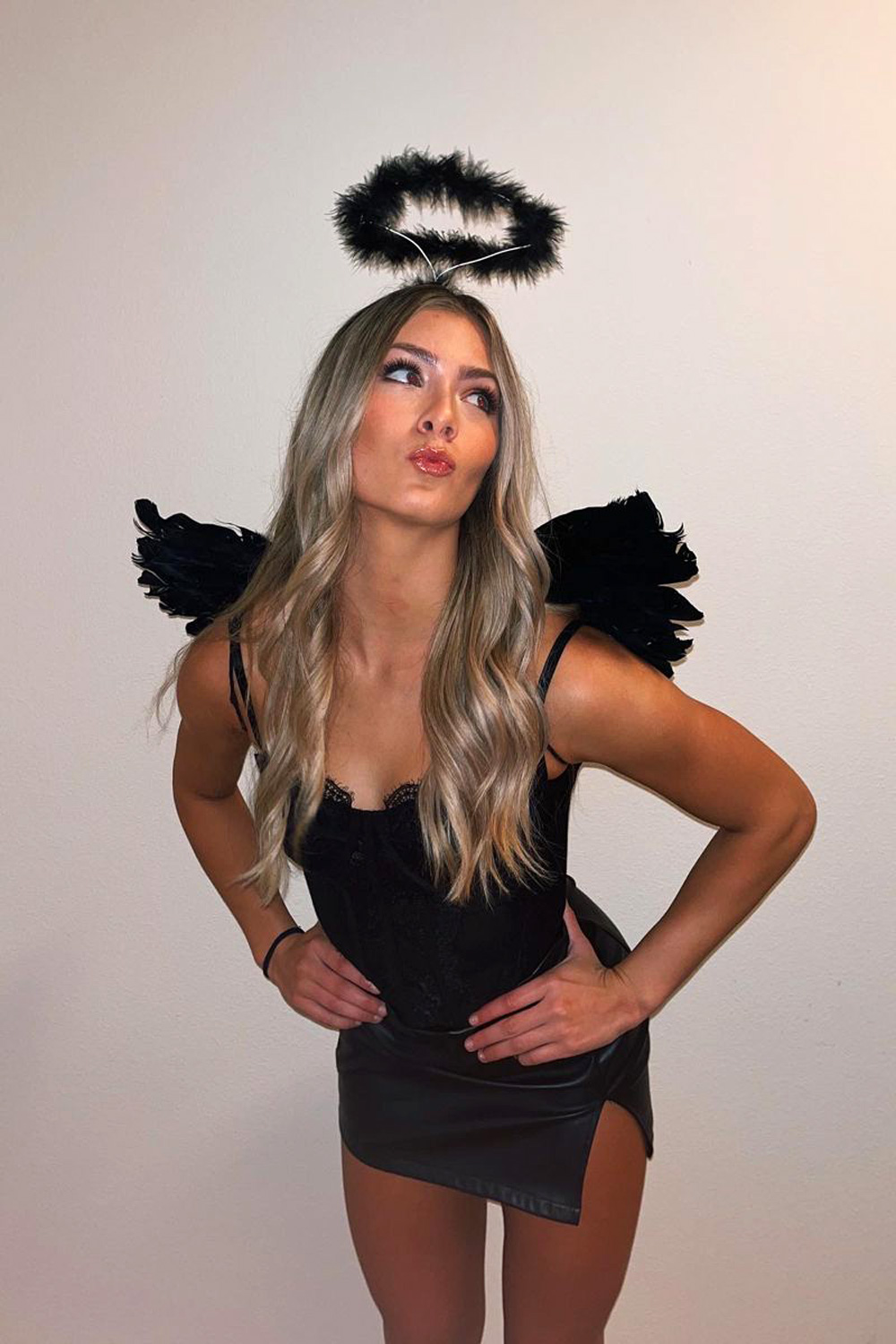 10 ideas de disfraces de bruja sexy fáciles y caseros para Halloween