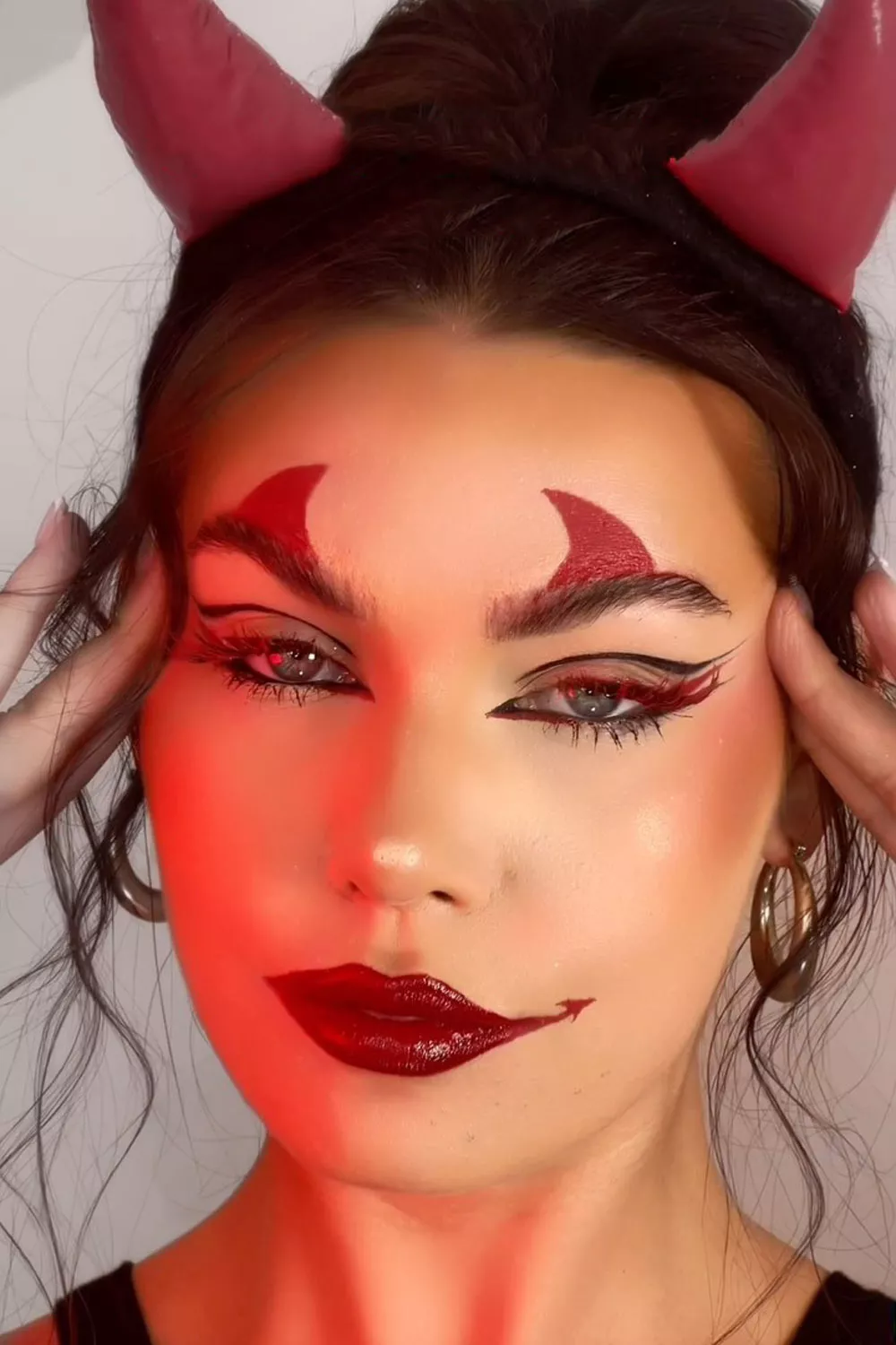 maquillaje de diablita para la noche de brujas