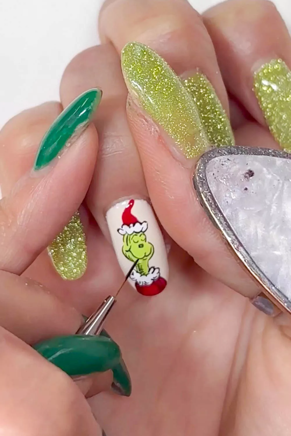 uñas verdes navideñas decoradas grinch