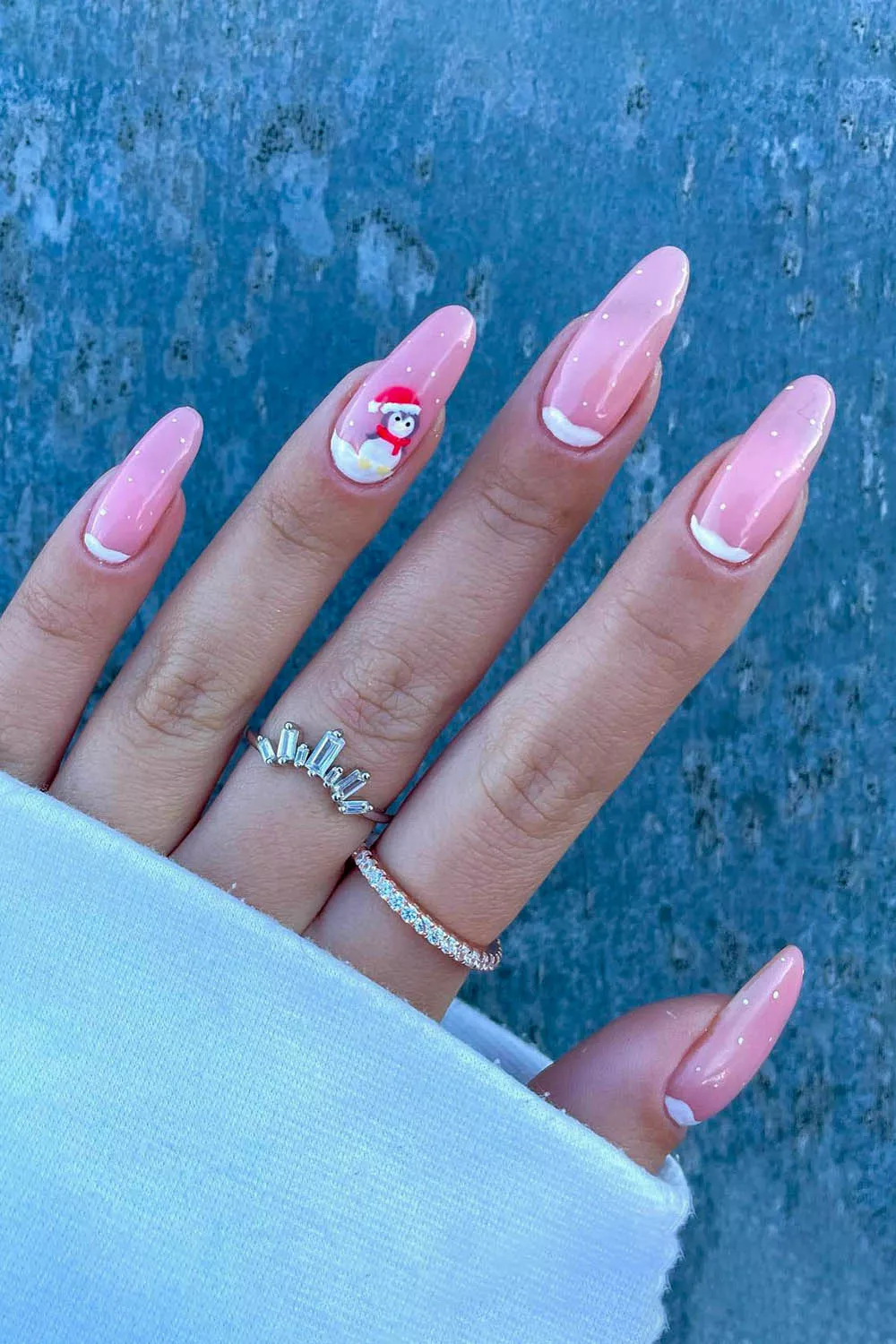 manicuras navideñas rosas muñecos de nieve