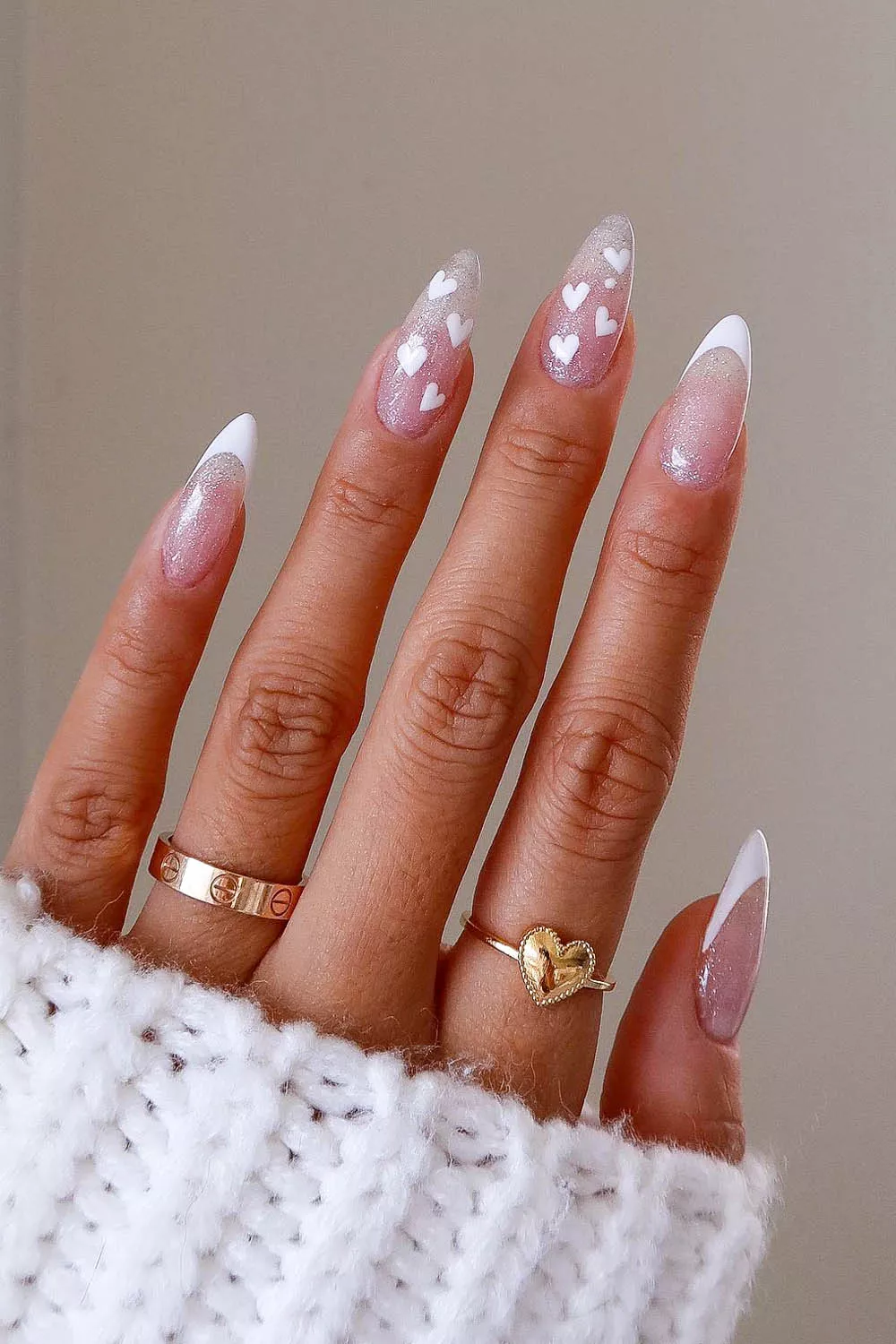 u&ntilde;as 14 de febrero elegantes blancas con glitter o purpurina