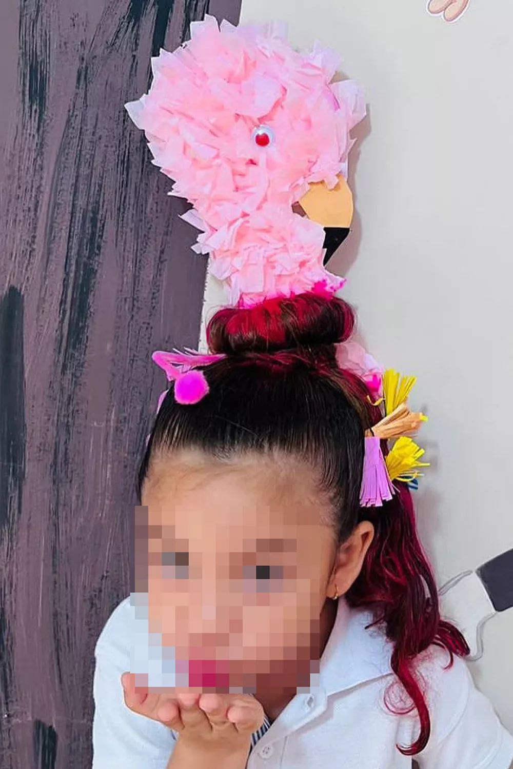 peinado divertido niña flamenco rosa