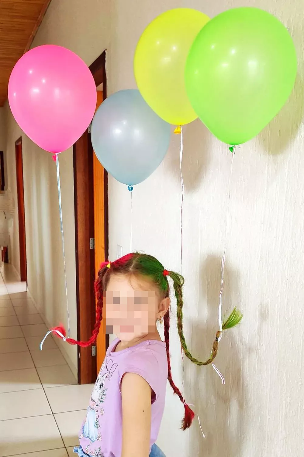peinados locos con trenzas y globos