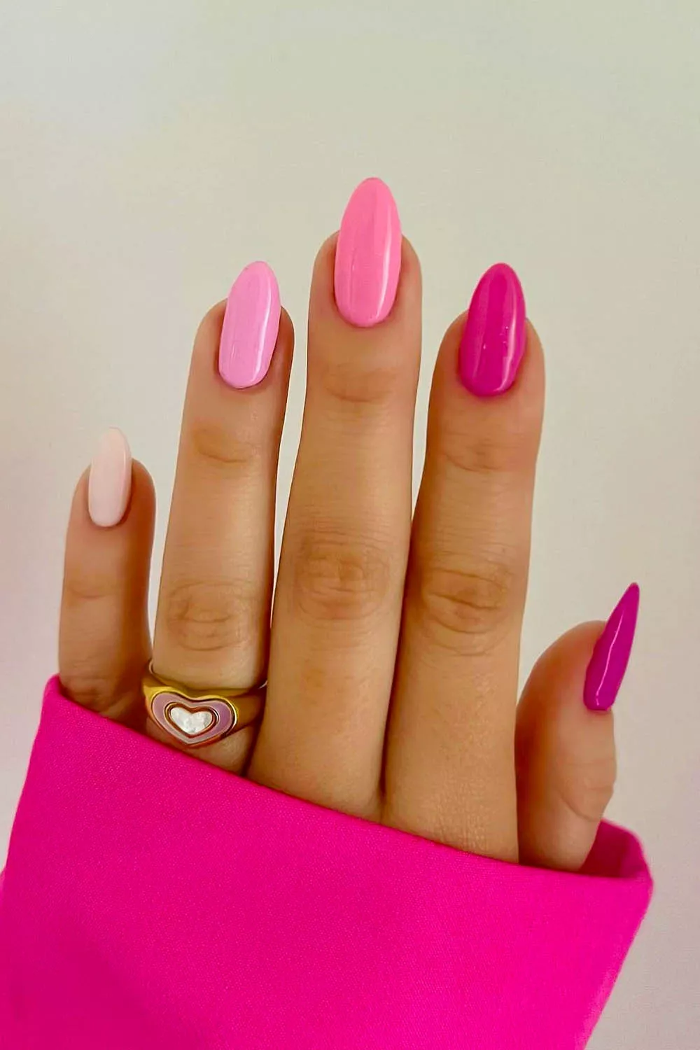 color de u&ntilde;as para vestido buganvilla