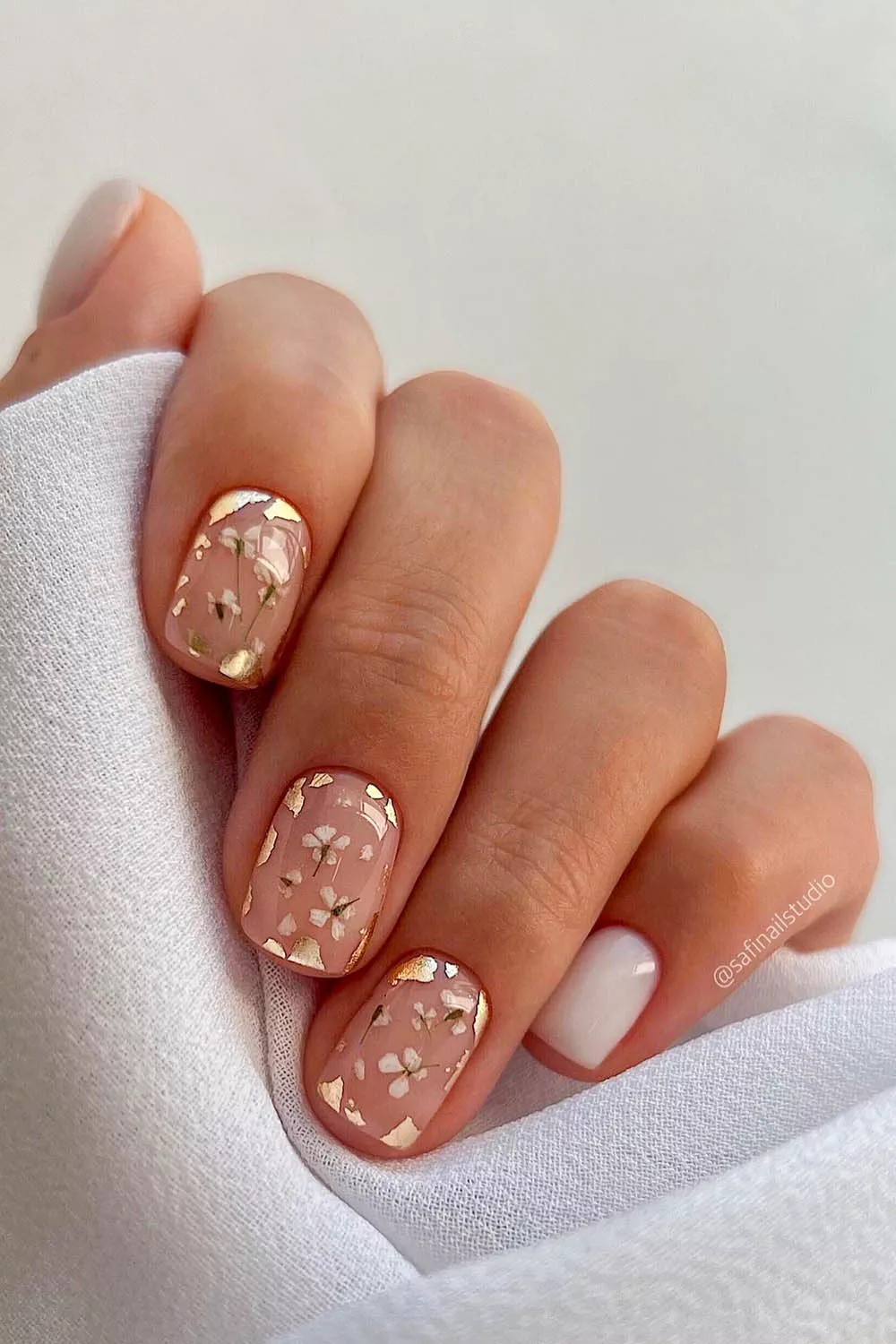 manicura boda invitada