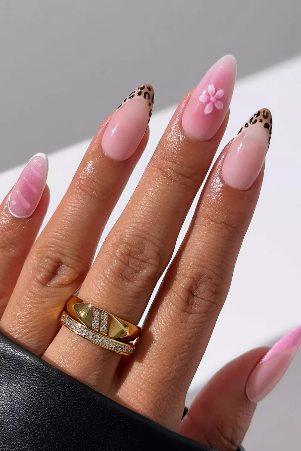 u&ntilde;as leopardo de colores