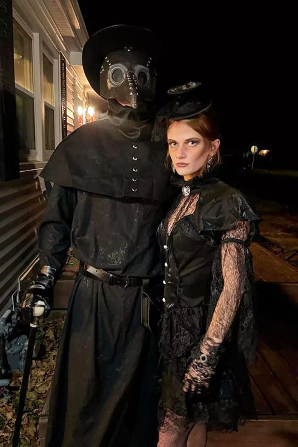 disfraz en pareja del doctor plaga y la peste