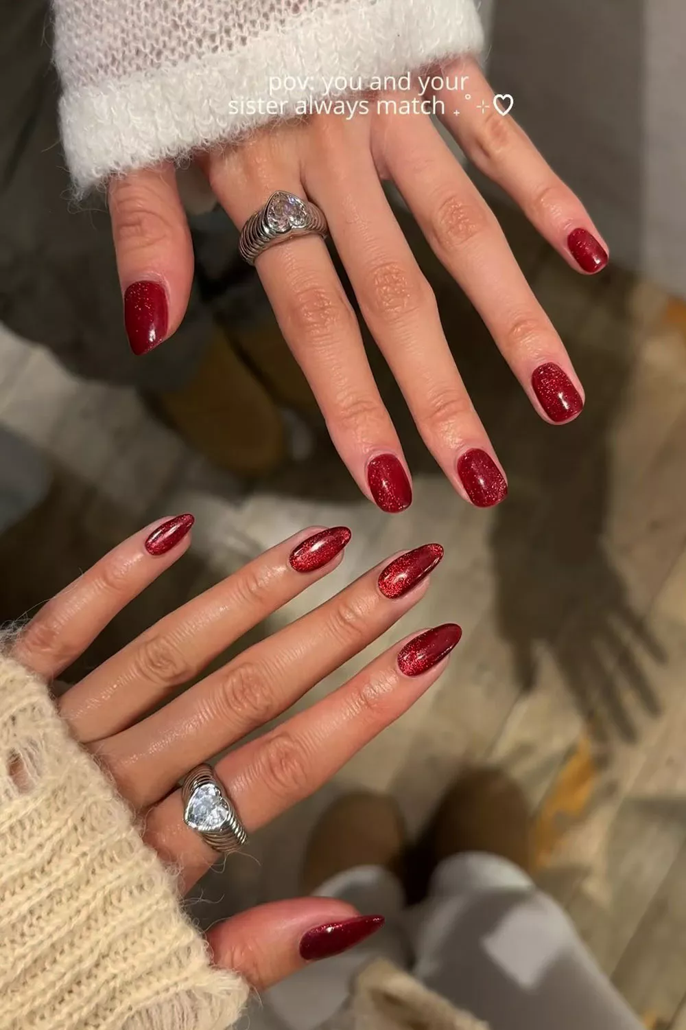 uñas navideñas rojas con esmaltado brillante