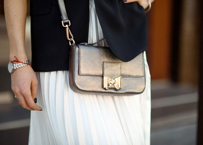 accesorios para crear looks carteras perfumes